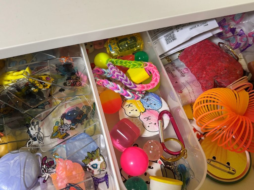 子どもが自分で選んだ大切なものを収納する宝物ボックス